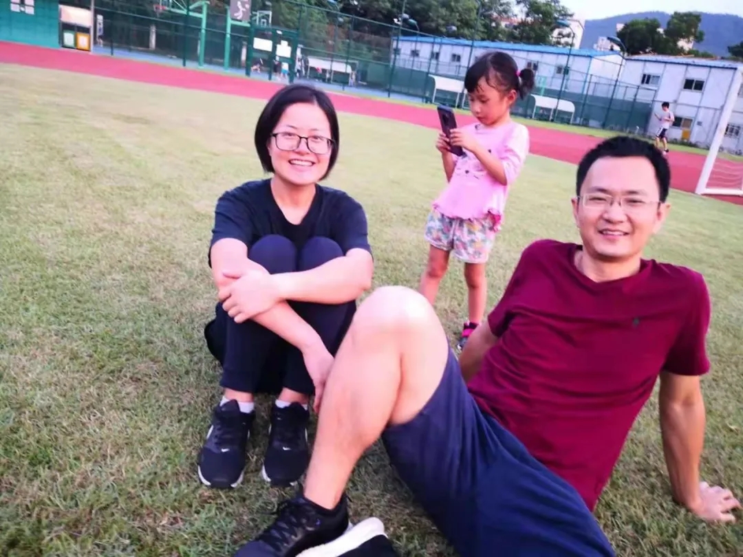 图为张勃与家人合影.webp.jpg